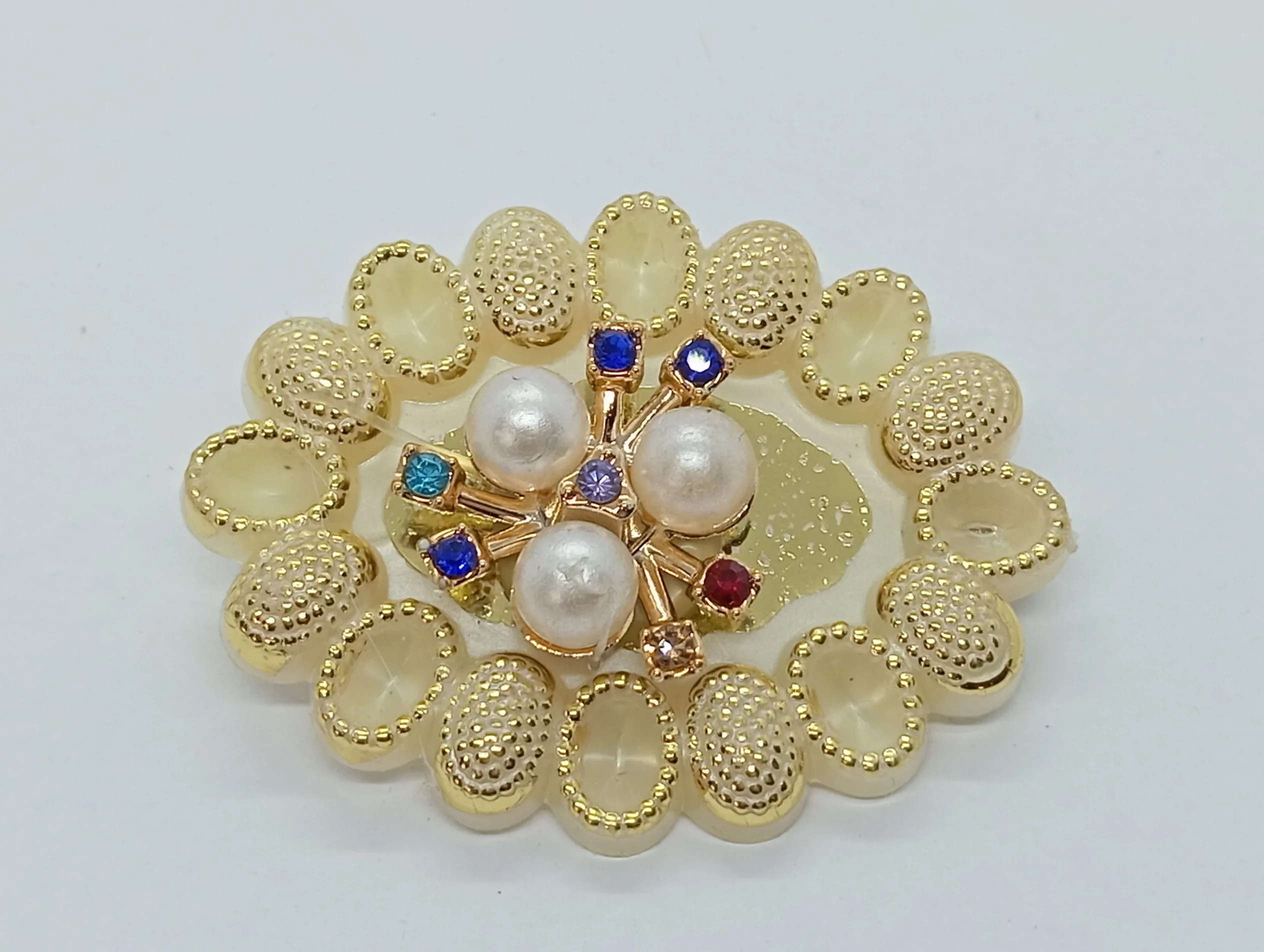Pearl Embellished Hair Clip