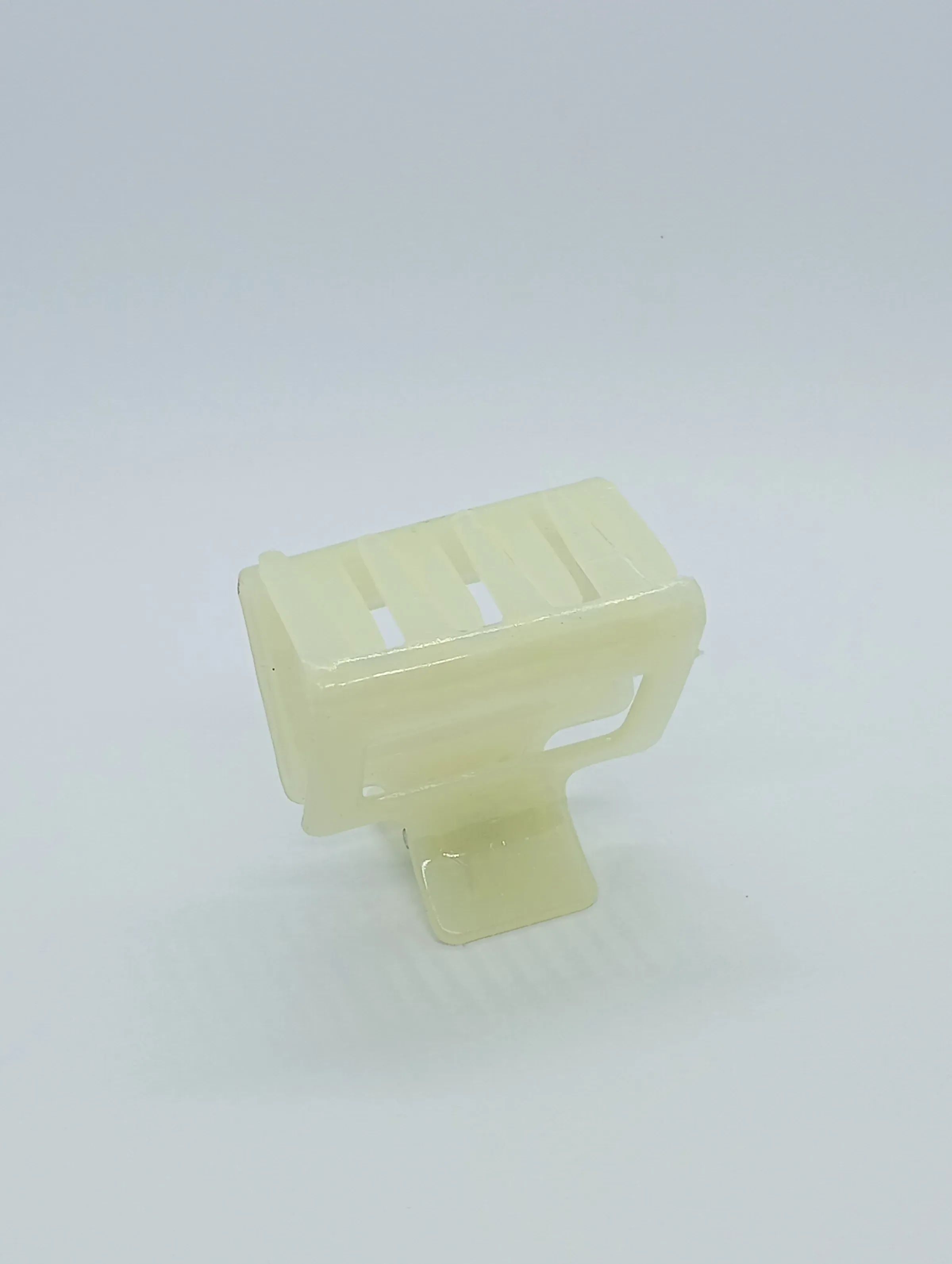 Mini Hair Claw Clip – Glossy Off-White Finish with Strong Grip