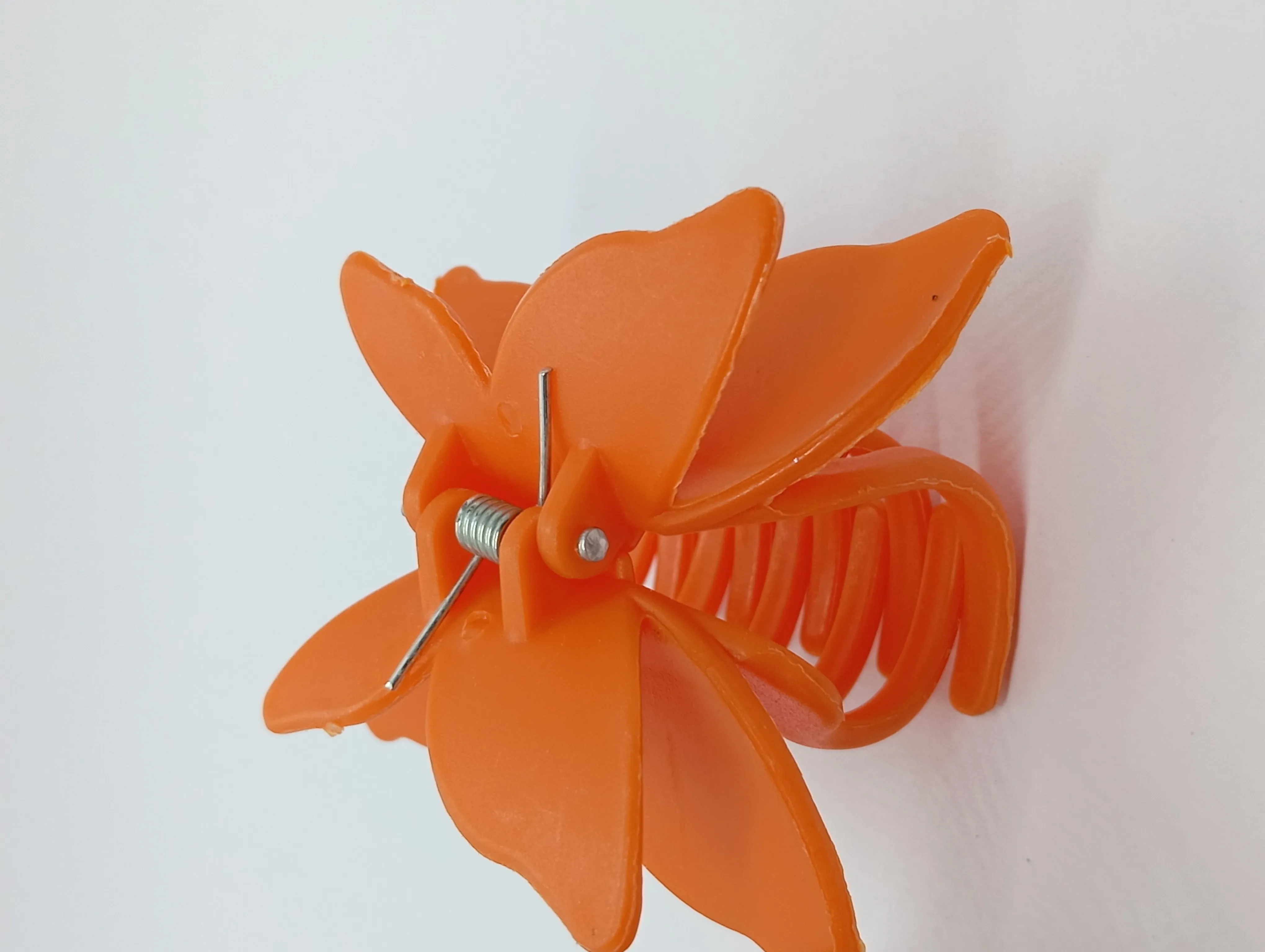 Leaf Design Hair Claw Clip