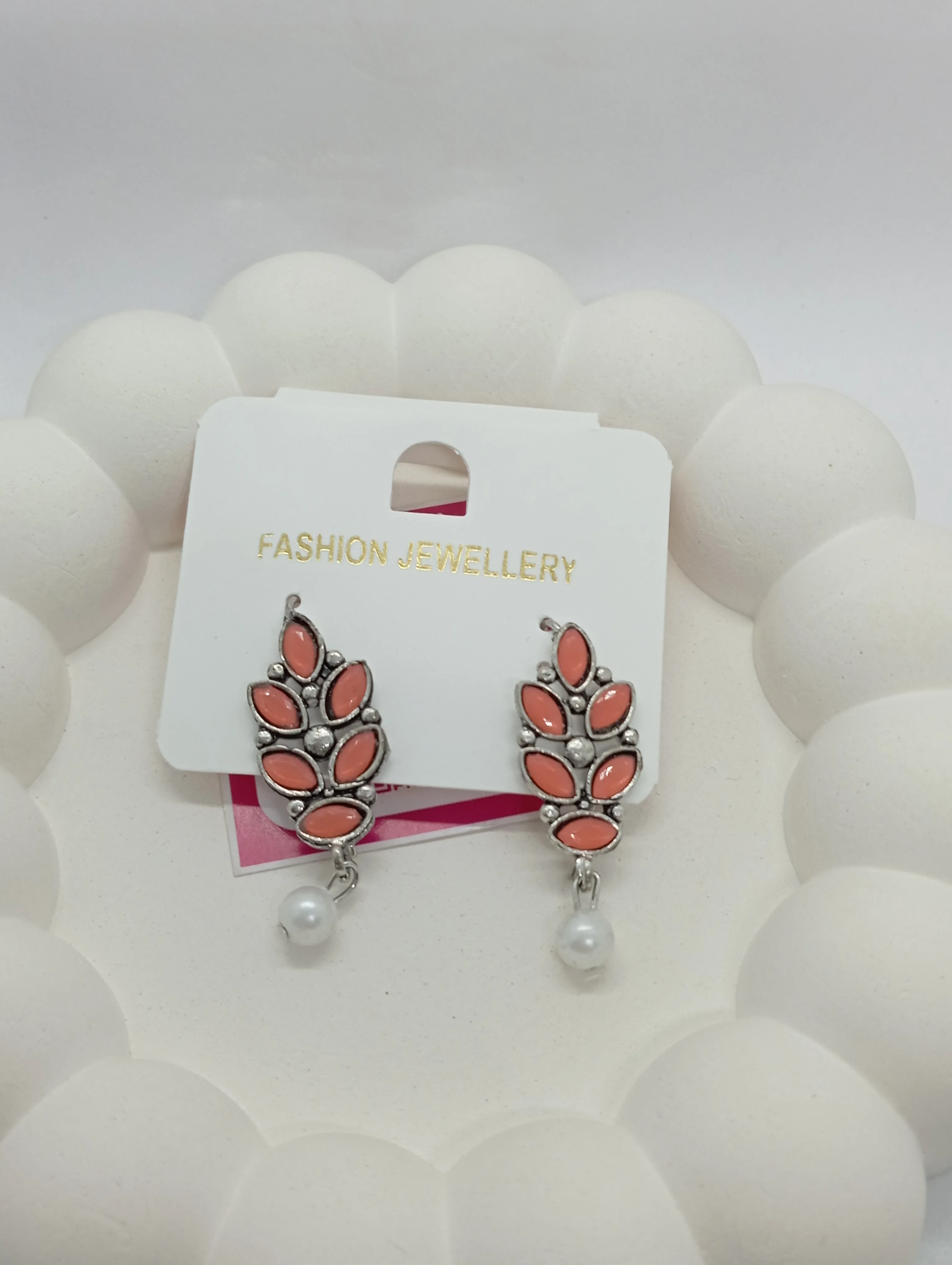 Leaf Design Pearl Drop Earrings