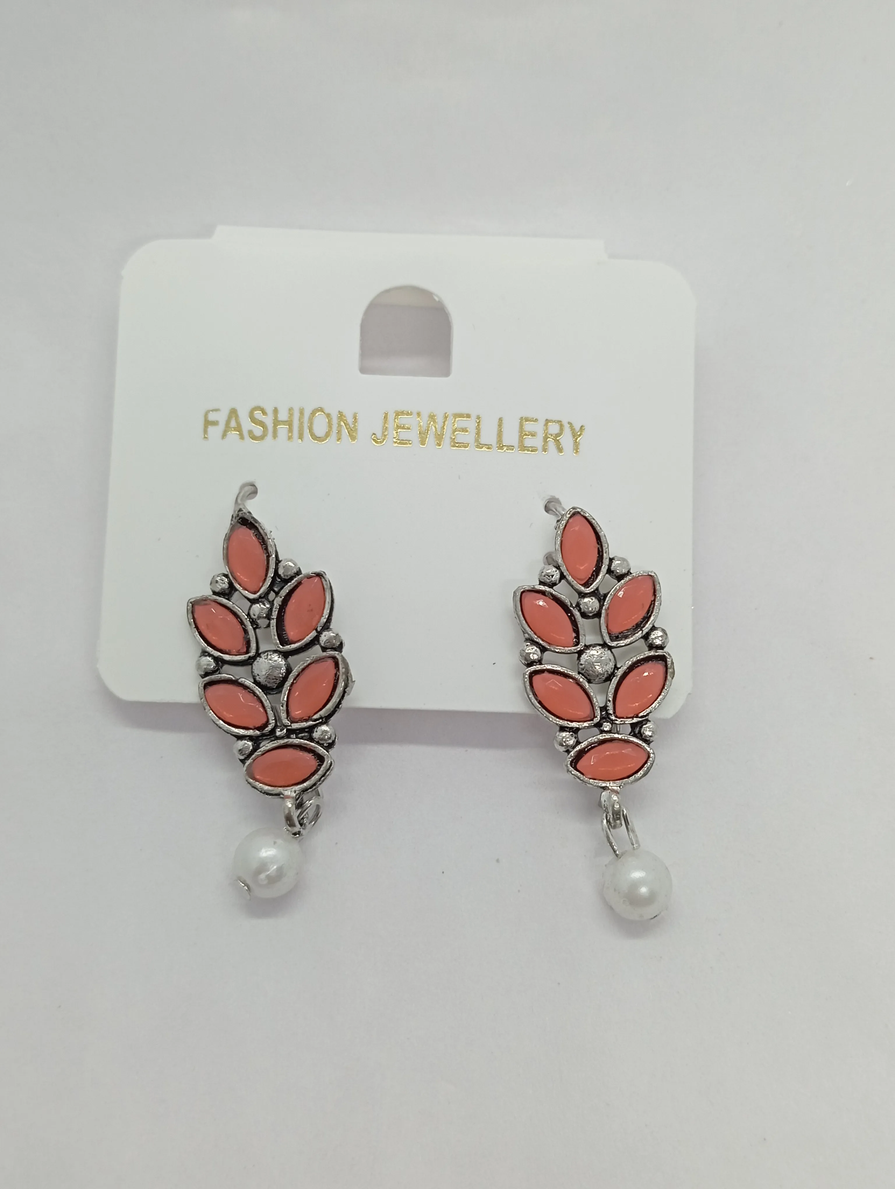 Leaf Design Pearl Drop Earrings