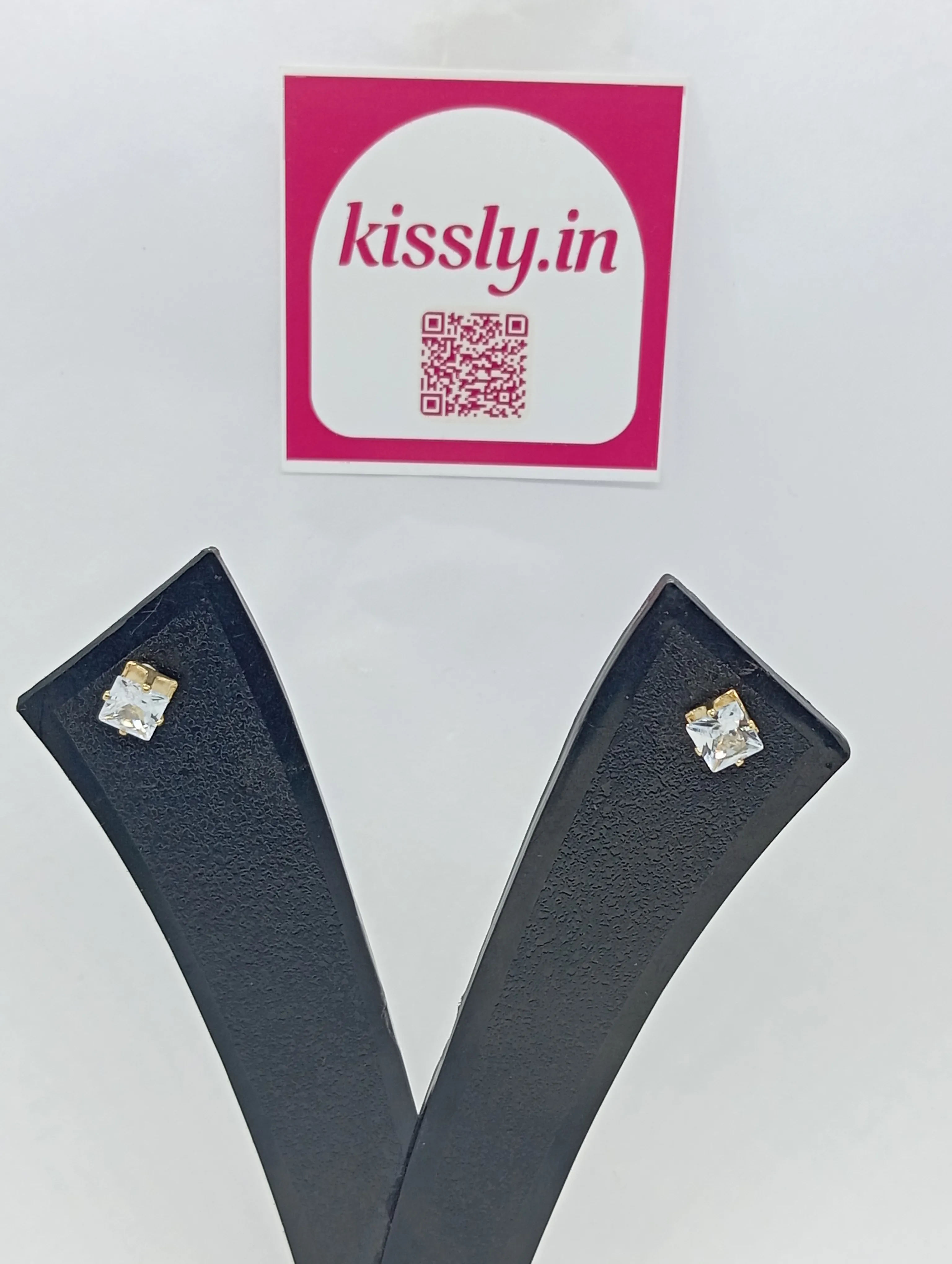 Ontos Crystal Stud Earrings Set