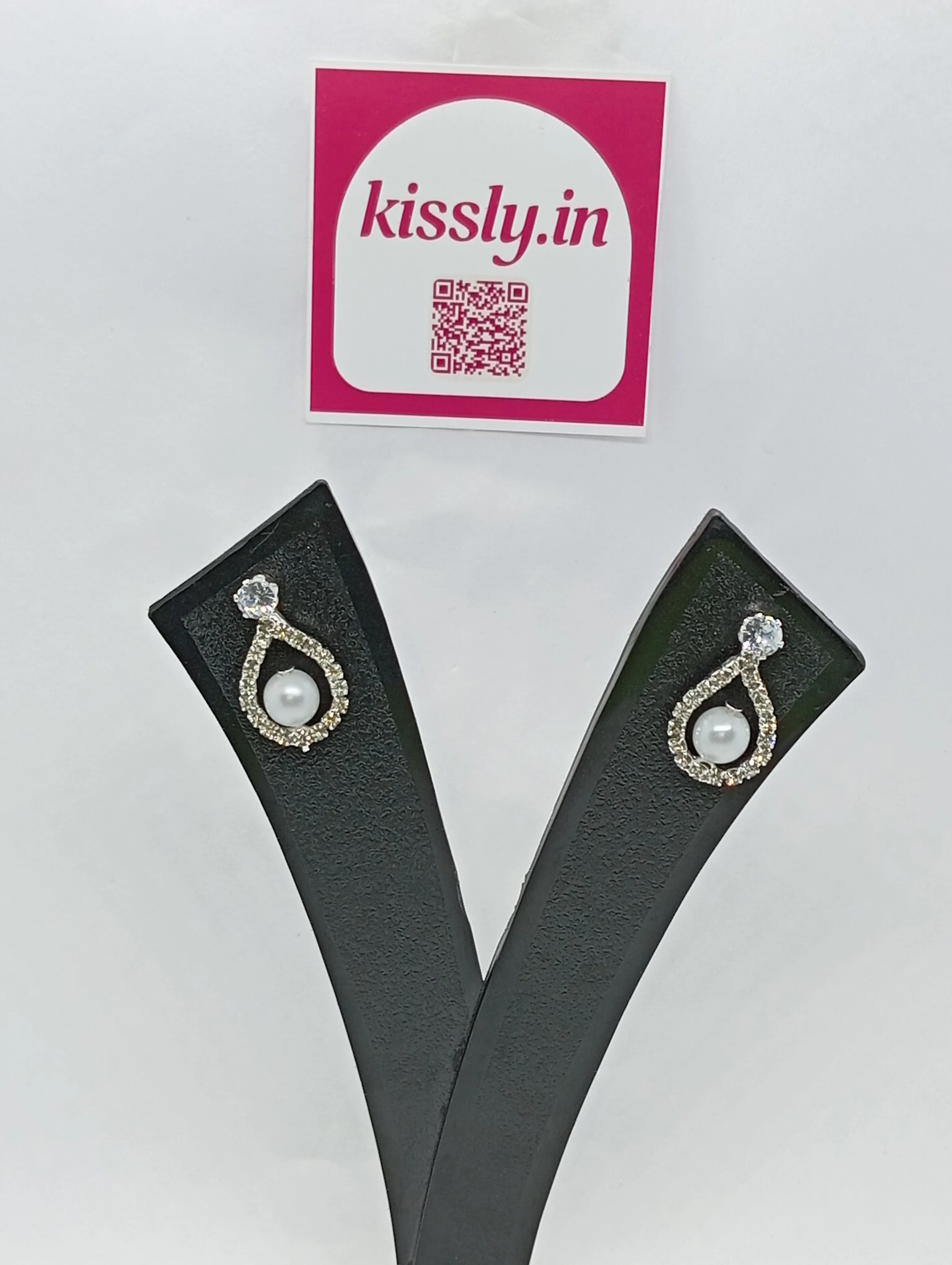 Pearl Teardrop Earrings