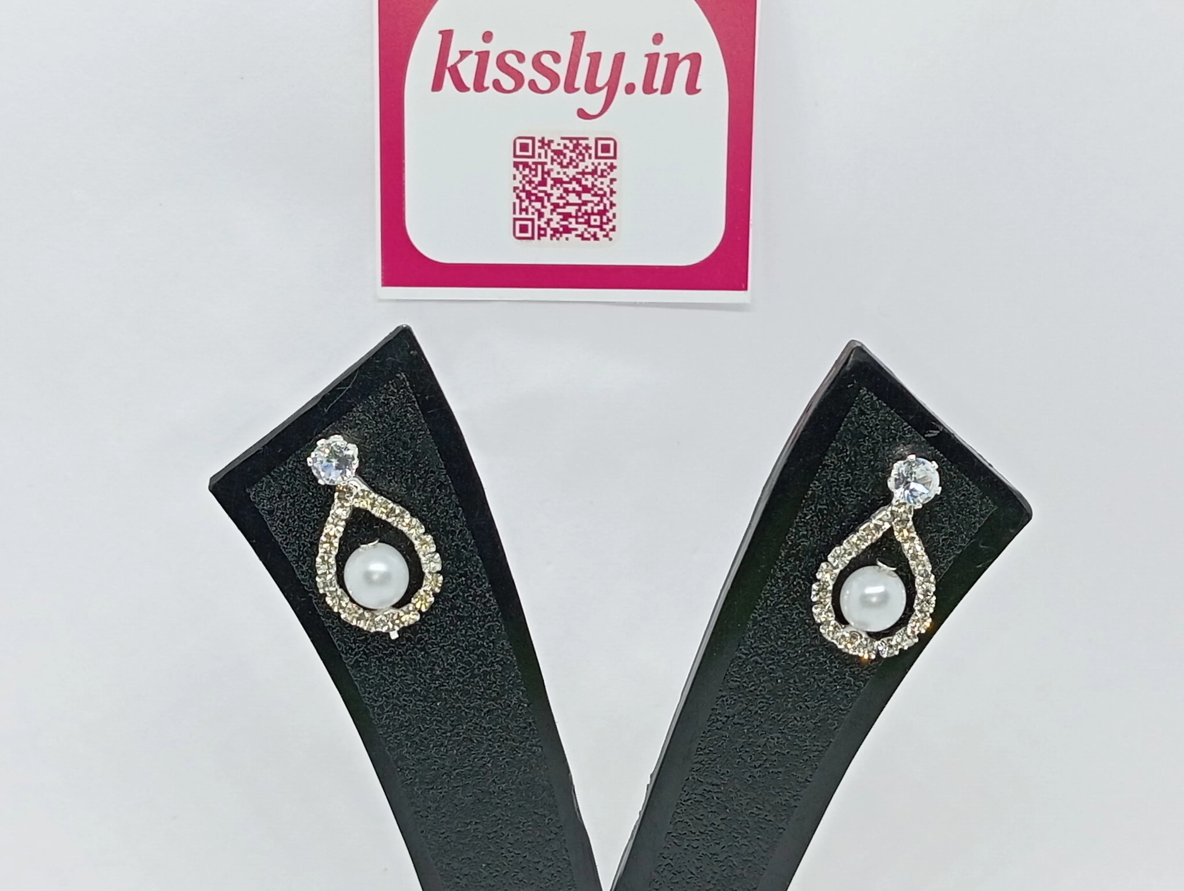 Pearl Teardrop Earrings