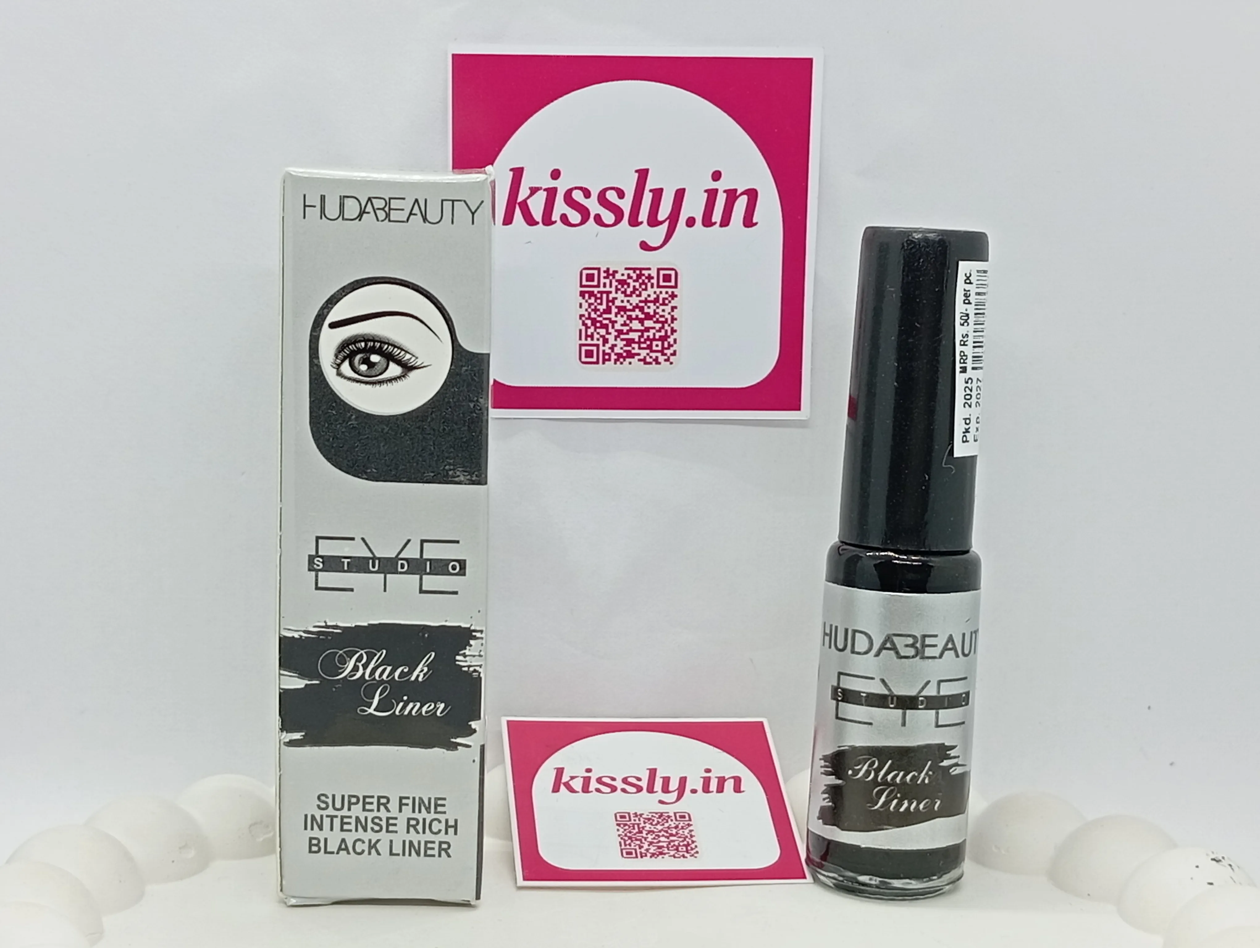 Huda Beauty Eye Studio Black Liner