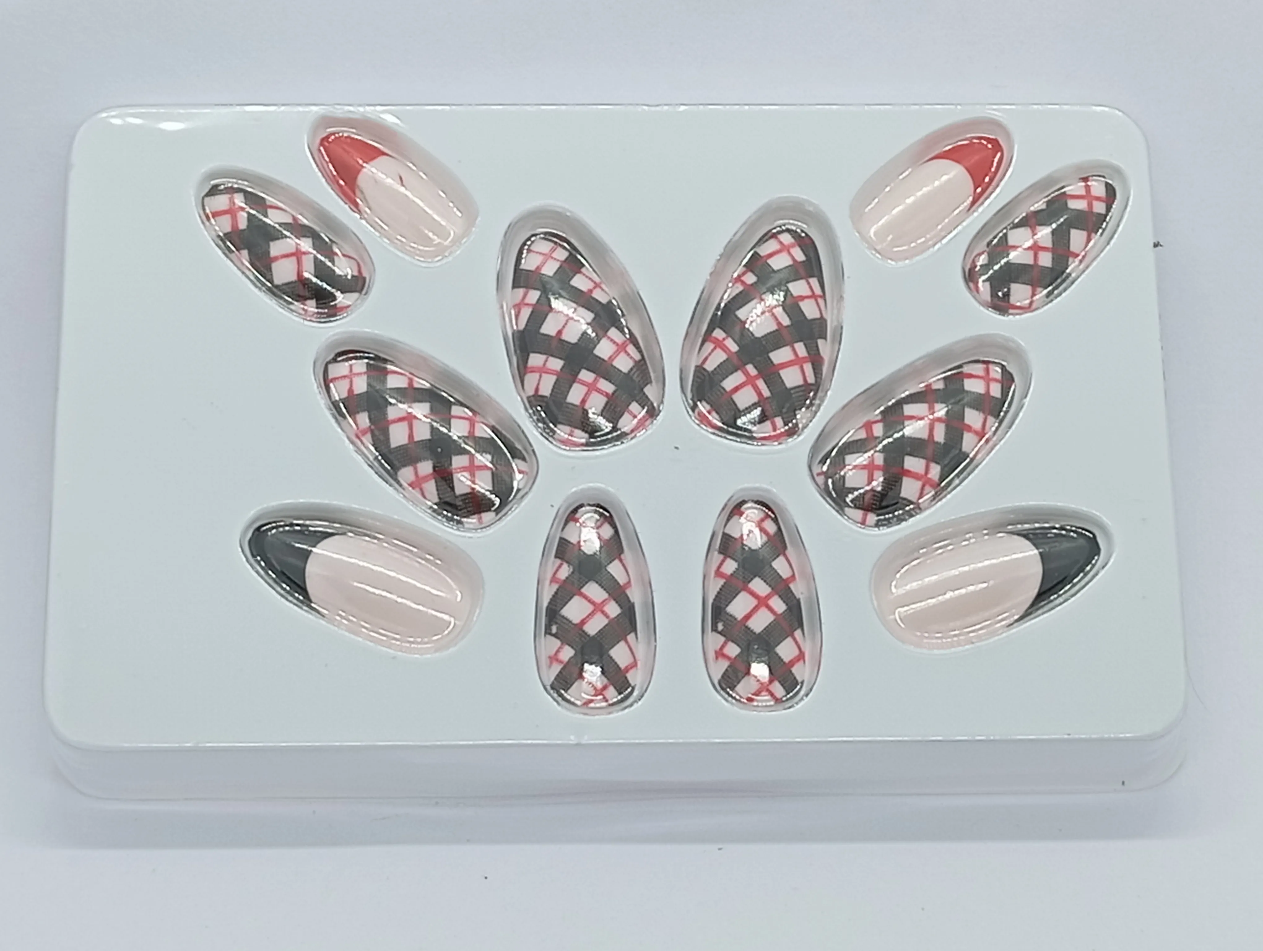 Plaid Press-On Nails