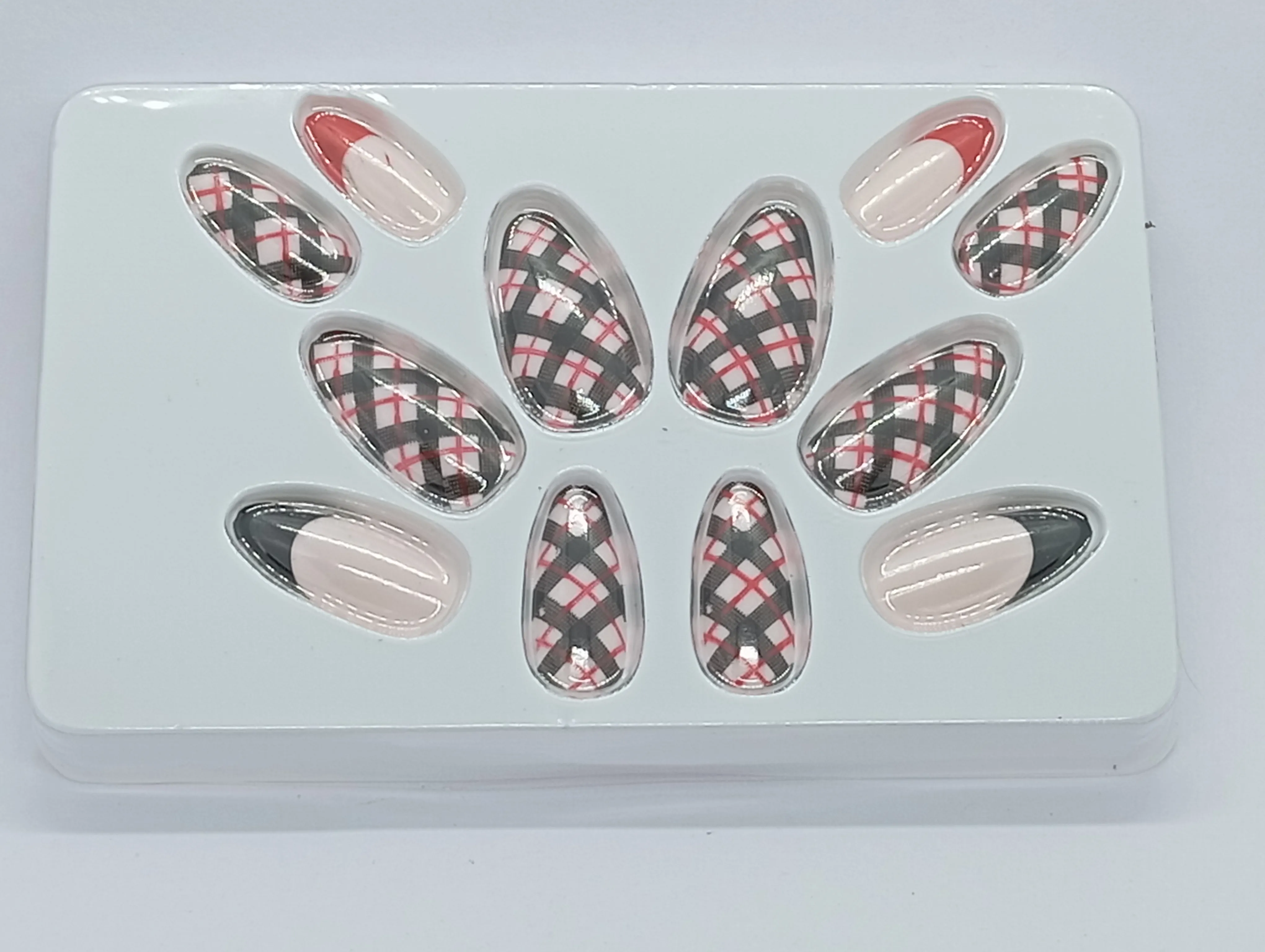 Plaid Press-On Nails