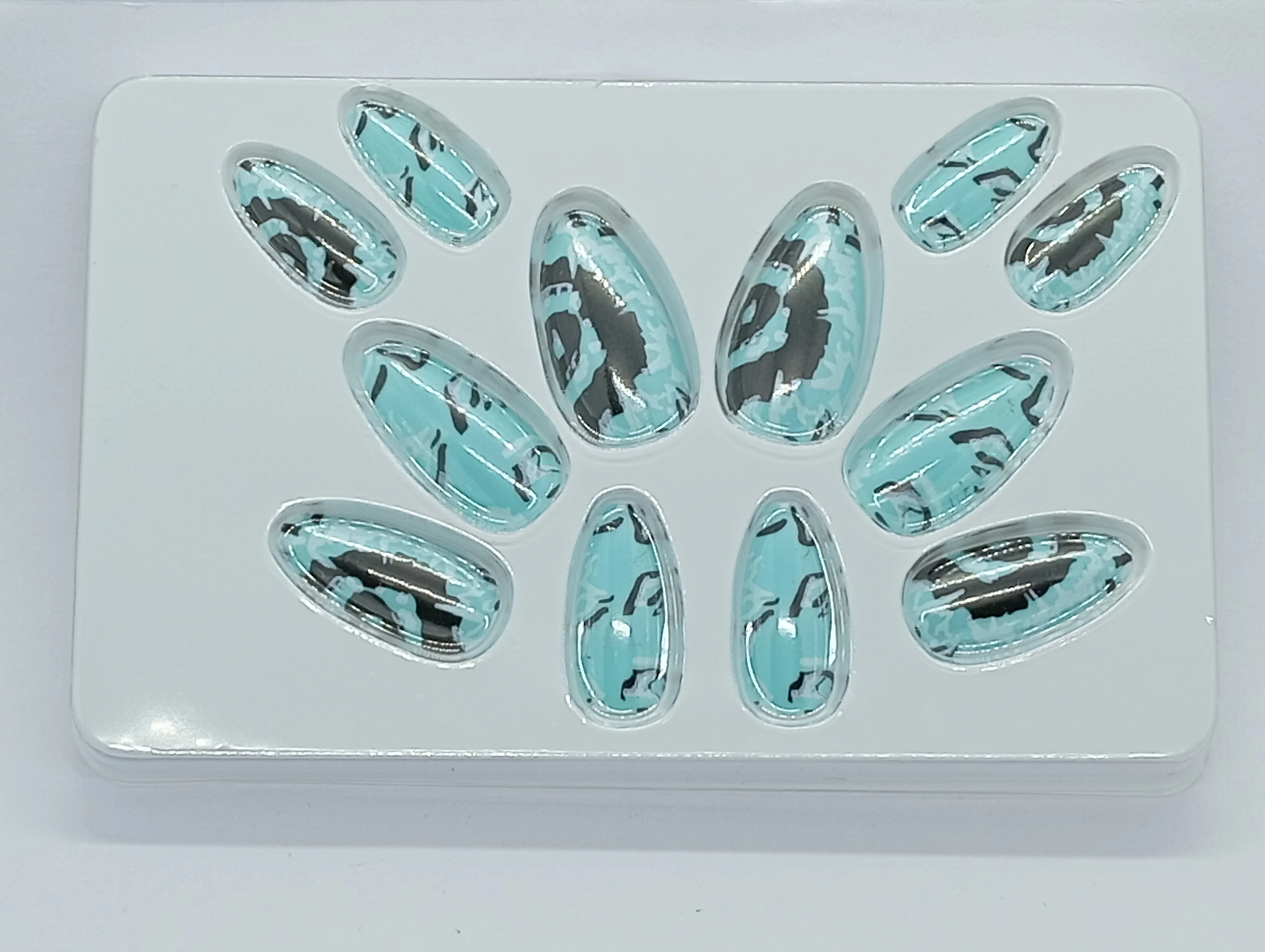 Plaid Press-On Nails