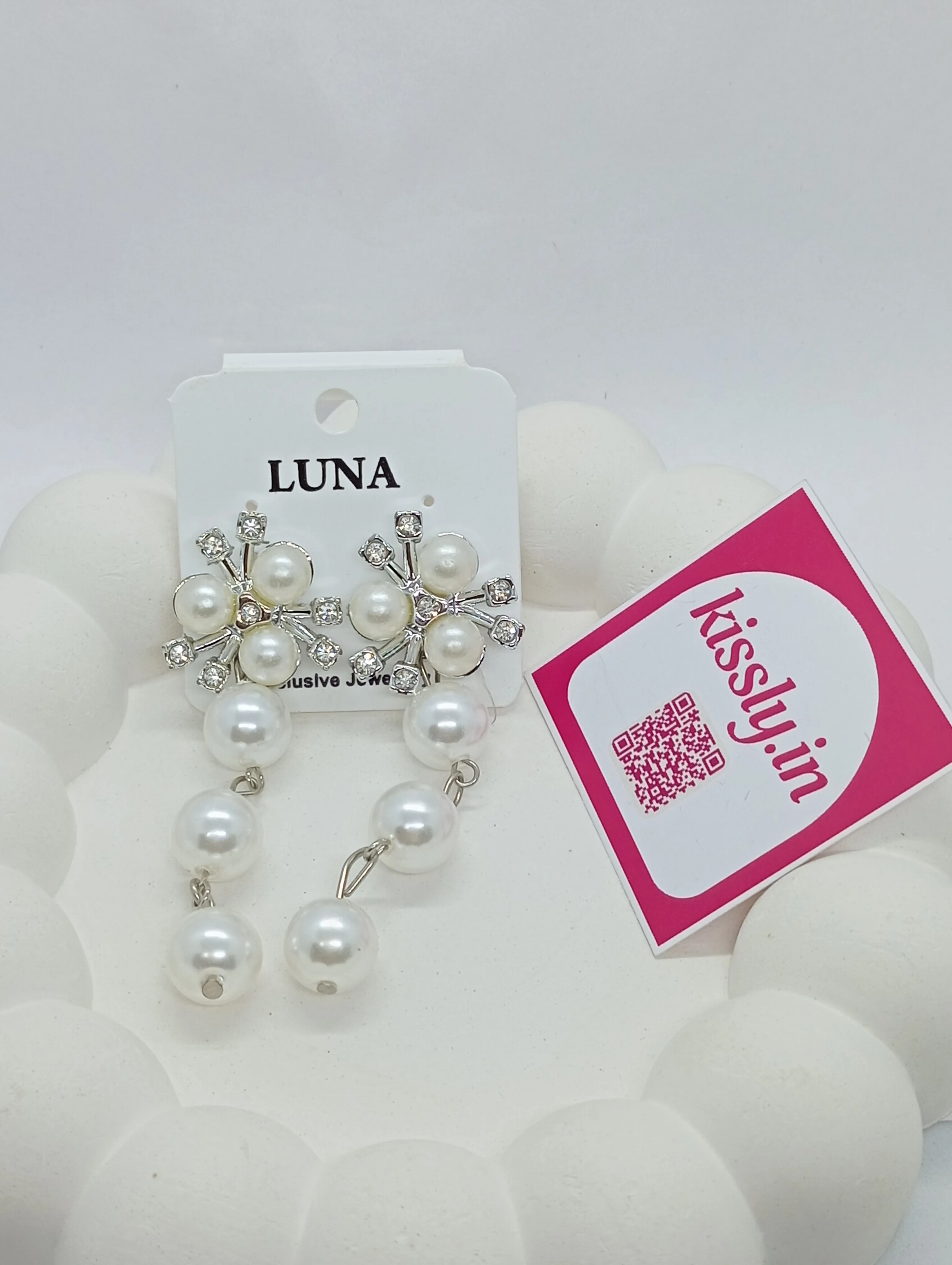 Luna Pearl Drop Earrings