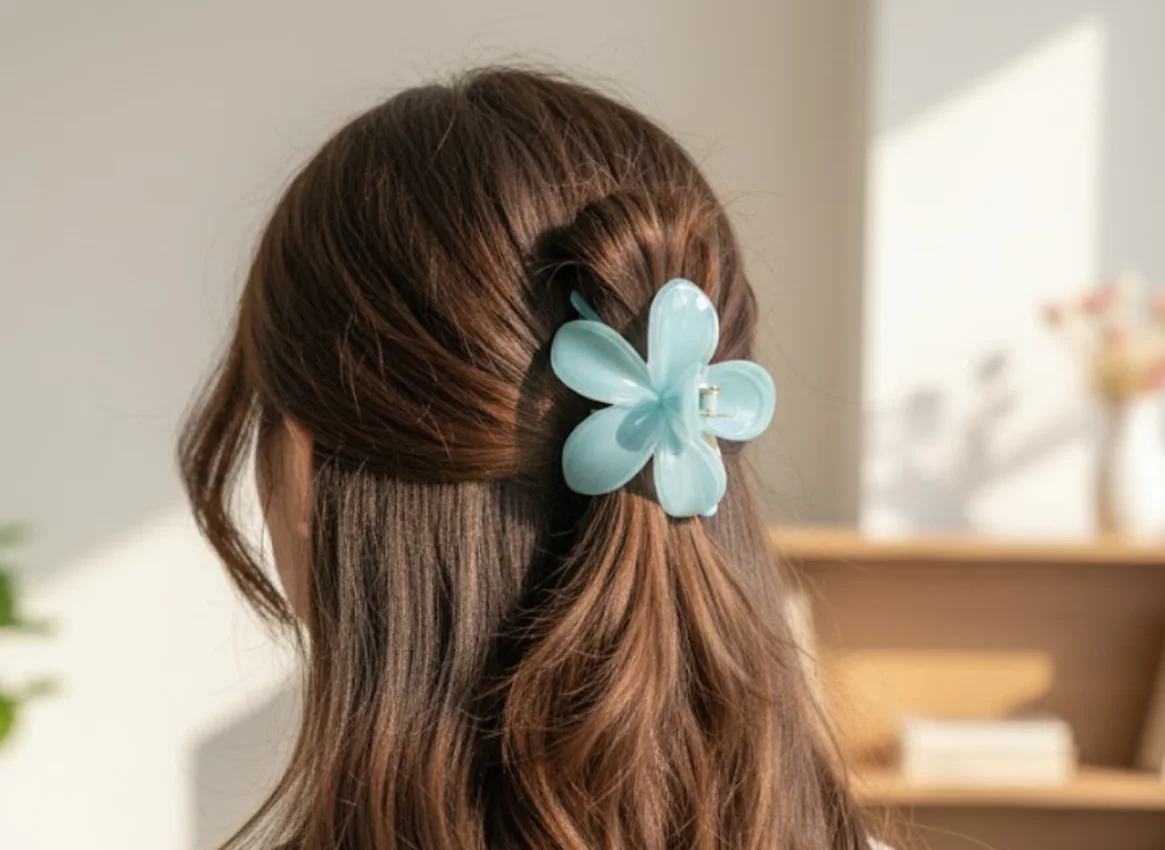 Flower-Shaped Hair Clip